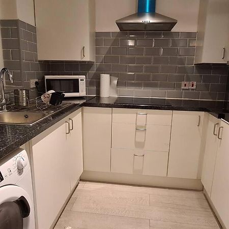 Private 2 Bed Flat Close To Excel & City Airport Londra Esterno foto