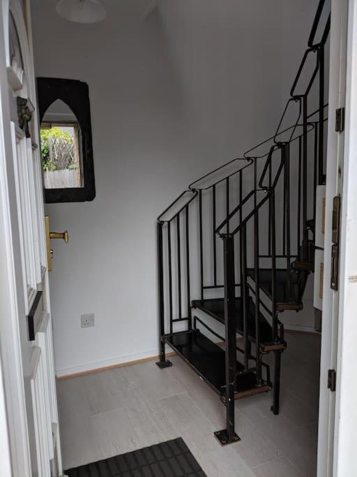 Private 2 Bed Flat Close To Excel & City Airport Londra Esterno foto
