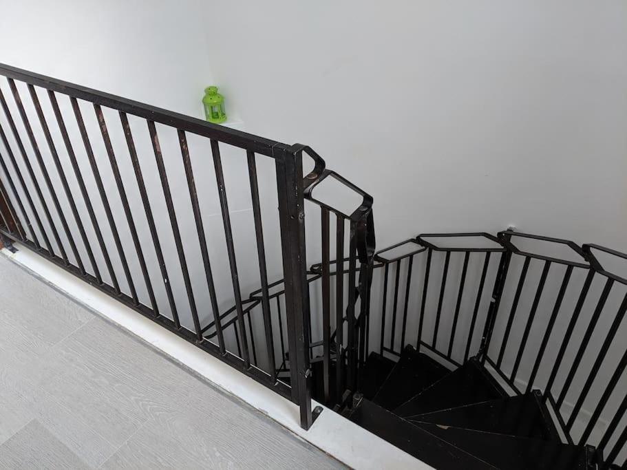 Private 2 Bed Flat Close To Excel & City Airport Londra Esterno foto
