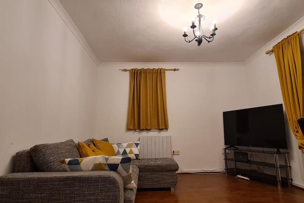Private 2 Bed Flat Close To Excel & City Airport Londra Esterno foto